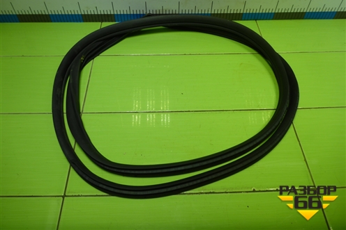 Уплотнитель двери задней левой для Hyundai Santa Fe с 2012-2018г (Санта Фе)