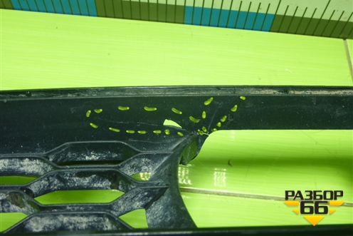 Решетка в передний бампер центральная (51118064600) для BMW X3 G01 с 2017г (Х3 Г01)