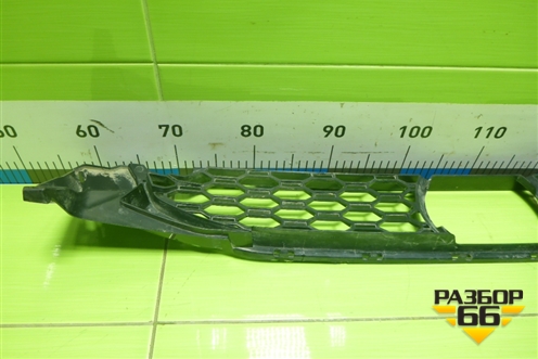 Решетка в передний бампер центральная (51118064600) для BMW X3 G01 с 2017г (Х3 Г01)