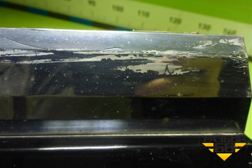 Накладка двери задней правой (7P6854950H) для Volkswagen Touareg с 2010-2018г (Туарег)