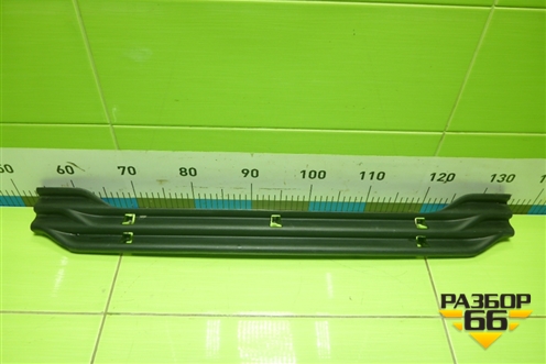 Накладка на решетку радиатора (зимняя) (9682872077) для Citroen C4 с 2005-2011г (С4)