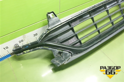 Решетка в передний бампер центральная (86531L2300) для Kia K5 с 2020г (К5)