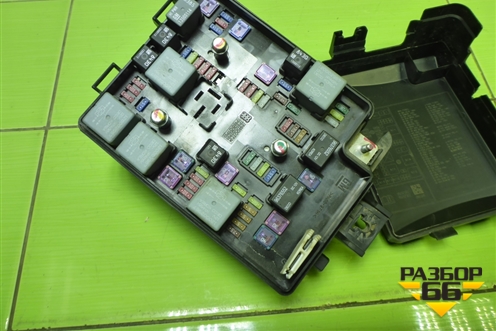 Блок предохранителей подкапотный (95092982) для Chevrolet Aveo (Т300) с 2011г (Авео Т300)