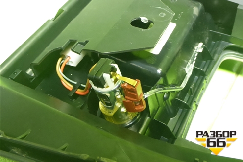 Подлокотник (правый руль) (A2046800150) для Mercedes Benz C-Klass W204 с 2007-2014г (Ц)