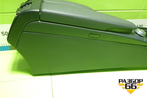 Подлокотник (правый руль) (A2046800150) для Mercedes Benz C-Klass W204 с 2007-2014г (Ц)