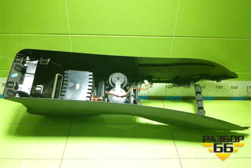 Подлокотник (правый руль) (8R0864981) для Audi Q5 c 2008-2017г (Ку 5)