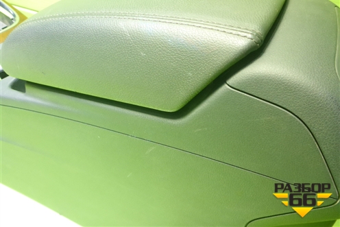 Подлокотник (правый руль) (8R0864981) для Audi Q5 c 2008-2017г (Ку 5)