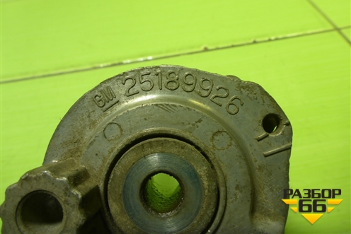 Кронштейн ролика натяжителя (1.6л F16D4) (25189926) для Chevrolet Aveo (Т300) с 2011г (Авео Т300)
