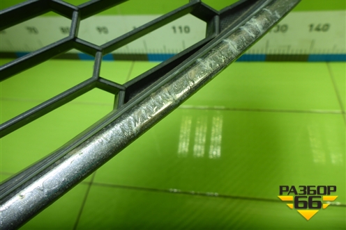 Решетка в передний бампер центральная (95415507) для Chevrolet Aveo (Т300) с 2011г (Авео Т300)