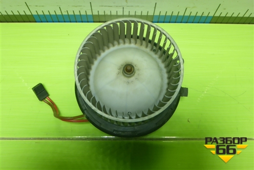 Моторчик отопителя (правый руль) (V7825001) для Mercedes Benz E-Klass W212 с 2009-2016г (Е)