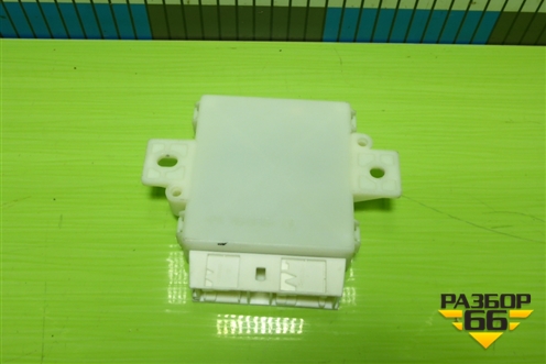 Блок управления парктроником (A2049009201) для Mercedes Benz C-Klass W204 с 2007-2014г (Ц)