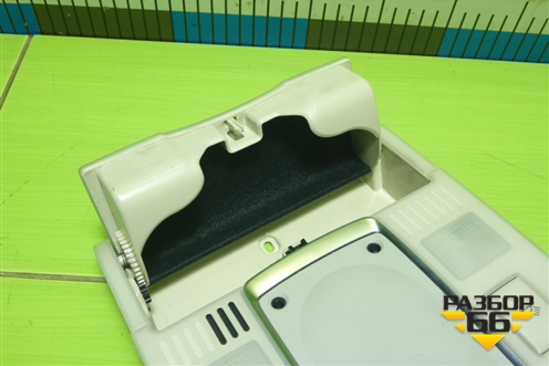 Плафон салонный передний (4F0947135H) для Audi A6 (C6) с 2004-2011г (А6)