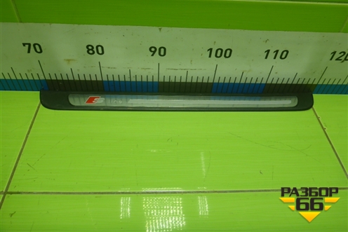 Накладка порога внутренняя переднего правого (в проём S-line 5ти дверный кузов) (8T8853374) для Audi A5/S5 с 2007-2016г (А5/С5)