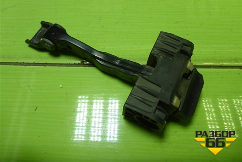 Ограничитель двери передней левой для VAZ Vesta/Веста с 2015г