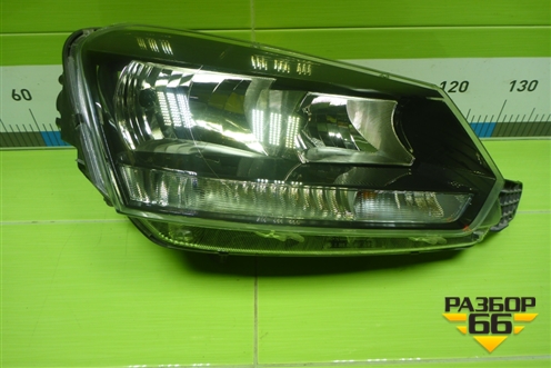 Фара правая (после 2014г галоген) (5L1941016D) для Skoda Yeti с 2009г (Етти)