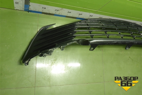 Решетка в передний бампер центральная (после 2020г) (5311333120) для Toyota Camry V70 с 2017г (Камри)