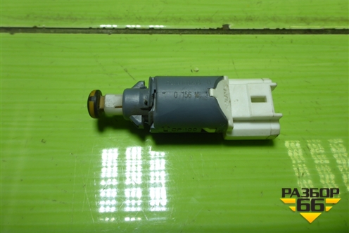 Датчик включения стопсигнала (8200168238) для VAZ Vesta/Веста с 2015г