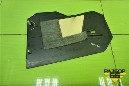 Накладка внутренняя (на консоль левая) (847902Y001) для Hyundai ix 35 с 2010г (Ай икс 35)