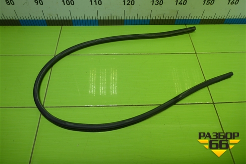 Уплотнитель капота (на решетку стеклоочистителей) для Hyundai ix 35 с 2010г (Ай икс 35)