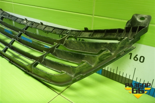 Решетка в передний бампер центральная (865502Y000) для Hyundai ix 35 с 2010г (Ай икс 35)