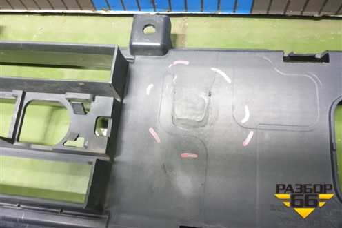 Решетка в передний бампер центральная (602003600AA) для Jaecoo J7 с 2023г (Джей7)