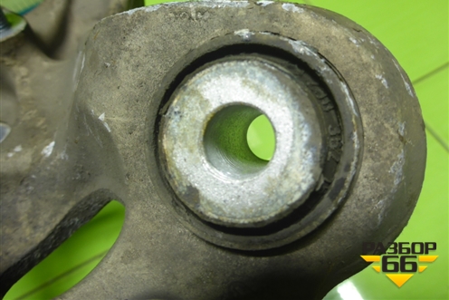 Кулак задний левый (A2043570305) для Mercedes Benz C-Klass W204 с 2007-2014г (Ц)