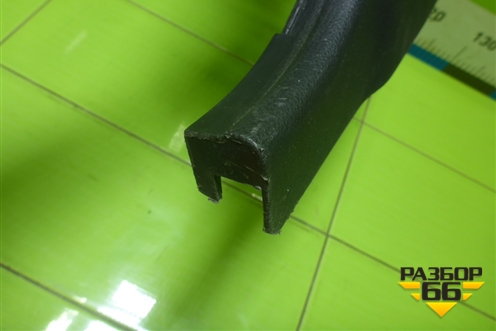 Обшивка стойки центральная нижняя правая (A2046900425) для Mercedes Benz C-Klass W204 с 2007-2014г (Ц)