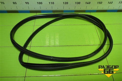 Уплотнитель двери передней правой для Hyundai ix 35 с 2010г (Ай икс 35)