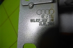 Петля крышки багажника правая (8K5827302F) для Audi A4 (В8) с 2007-2015г (А4)