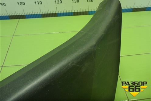 Обшивка стойки центральная нижняя левая (8200034955) для Renault Megane 2 с 2002-2009г (Меган)