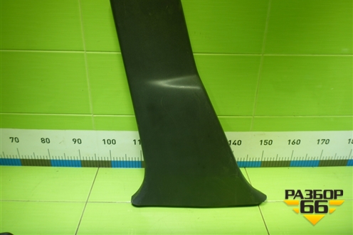 Обшивка стойки центральная нижняя левая (8200034955) для Renault Megane 2 с 2002-2009г (Меган)