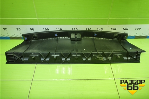 Обшивка багажника на заднюю панель (8200128740) для Renault Megane 2 с 2002-2009г (Меган)