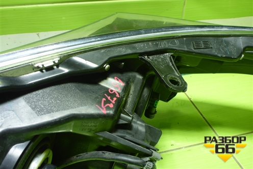 Фара правая (до 2016г галоген) (8111002E70) для Toyota Corolla (E18) с 2012-2019г (Королла 180)