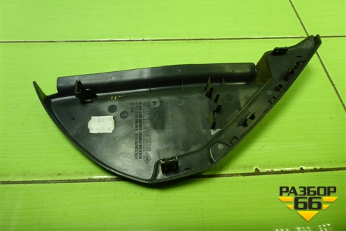 Накладка на торпедо (боковая левая) (8200079070) для Renault Megane 2 с 2002-2009г (Меган)