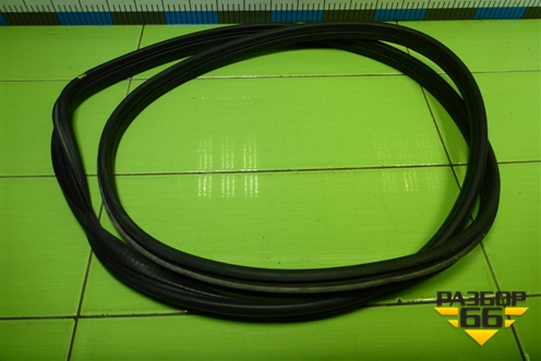 Уплотнитель двери передней левой для Renault Megane 2 с 2002-2009г (Меган)