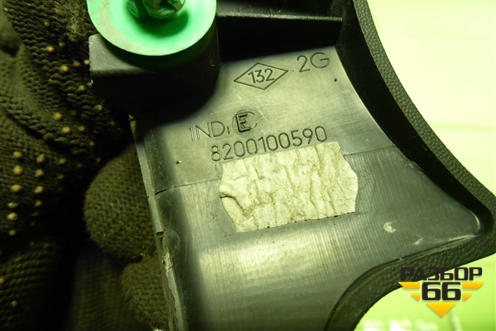 Молдинг лобового стекла левый (нижний) (8200100590) для Renault Megane 2 с 2002-2009г (Меган)