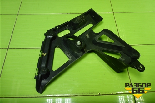 Кронштейн заднего бампера правый (8200146042) для Renault Megane 2 с 2002-2009г (Меган)