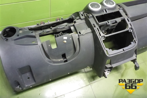 Торпедо не под AIR BAG (681004624R) для Renault Logan с 2004-2015г (Логан)