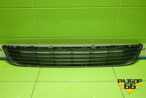 Решетка в передний бампер центральная (96815198777) для Citroen Berlingo с 2008г (Берлинго 2)