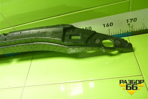 Наполнитель переднего бампера (32296640) ( 32296641) для Volvo XC60 с 2017-2025г (ХС60)