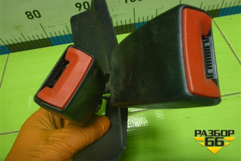 Замок ремня безопасности задний (8E0857739D) для Audi A4 (В7) с 2004-2009г (А4)