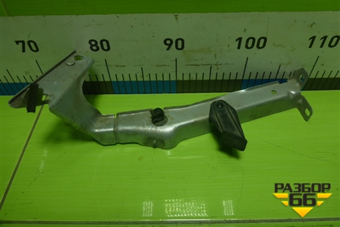 Кронштейн переднего крыла левый (8K0821135B) для Audi A4 (В8) с 2007-2015г (А4)