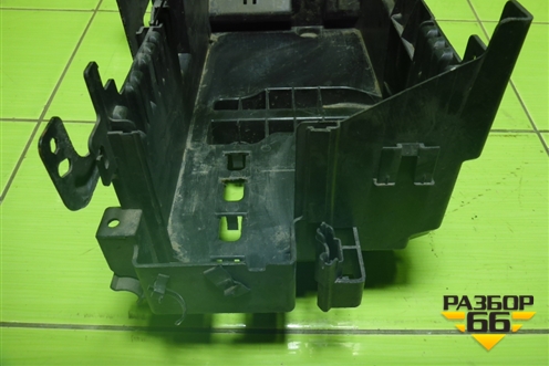 Ящик под аккумулятор (13346249) для Opel Astra J с 2009г (Астра Джей)