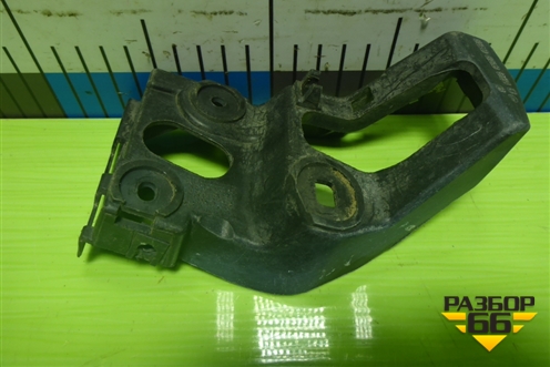 Кронштейн накладки порога левый (8E0853921D) для Audi A4 (В7) с 2004-2009г (А4)