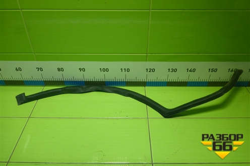 Уплотнитель двери задней левой (в проём крыла) (760839761B) для Volkswagen Touareg с 2018г (Туарег)