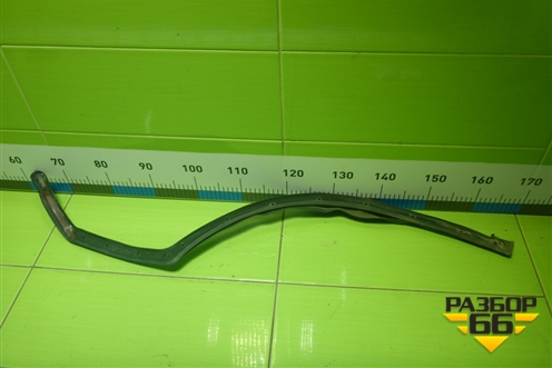 Уплотнитель двери задней левой (в проём крыла) (760839761B) для Volkswagen Touareg с 2018г (Туарег)