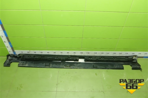 Накладка на порог наружная правая (A1646900840) для Mercedes Benz ML-Klass W164 c 2005-2011г (МЛ)