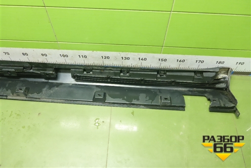 Накладка на порог наружная правая (A1646900840) для Mercedes Benz ML-Klass W164 c 2005-2011г (МЛ)