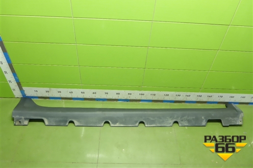 Накладка на порог наружная правая (X-Line) (87754H0500) для Kia Rio с 2017г (Рио 4)