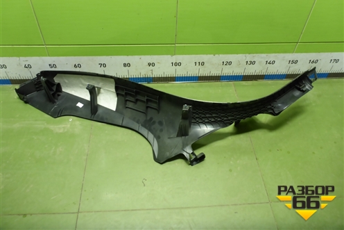 Обшивка стойки задняя нижняя правая (лифтбек) (5E5867766B) для Skoda Octavia (A7) с 2013г (Октавия)